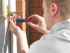 Medfield Lock And Locksmith Medfield, MA 508-980-7059 - 3a-Broken-Key-Extraction